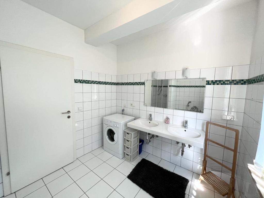 Four Seasons Getaway Apartment Цел ам Зее Екстериор снимка