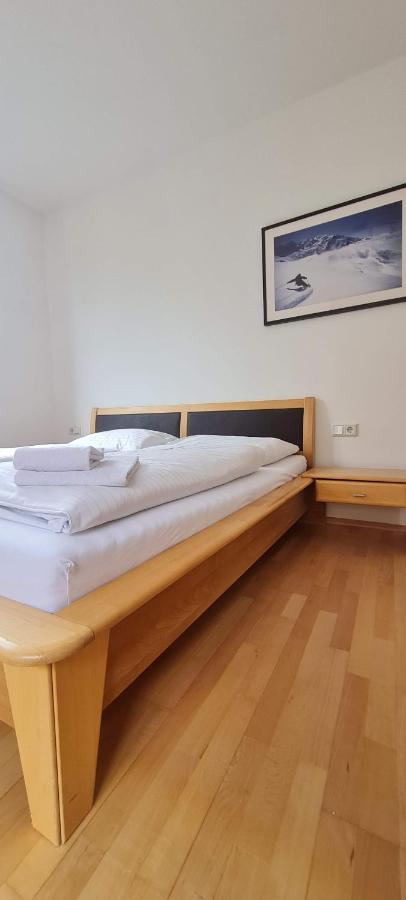 Four Seasons Getaway Apartment Цел ам Зее Екстериор снимка