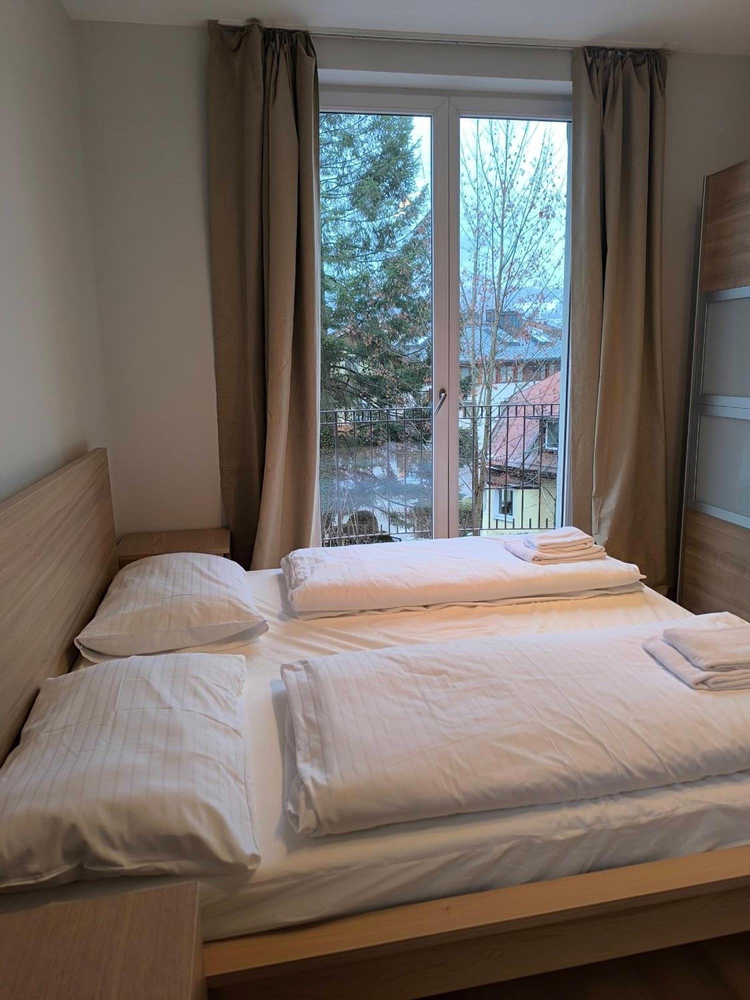 Four Seasons Getaway Apartment Цел ам Зее Екстериор снимка